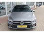 Mercedes-Benz A-klasse A180 136PK AUTOMAAT LUXURY LINE Panodak | Groot Navi | Adapt.Cruise | Camera | Leer | Led | Dodehoek | 17 Inch Lm |