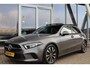 Mercedes-Benz A-klasse A180 136PK AUTOMAAT LUXURY LINE Panodak | Groot Navi | Adapt.Cruise | Camera | Leer | Led | Dodehoek | 17 Inch Lm |