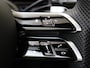 Mercedes-Benz C-klasse 300 AMG Line Memory Seats / Parkeercamera / Sfeerverlichting / 18'' / Privacy Glass /