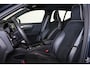 Volvo XC40 T2 R-Design - Adaptive Cruise Control met Pilot Assist - Verwarmbare voorstoelen en stuurwiel - Trekhaak semi elektrisch inklapbaar - Apple® CarPlay - Android Auto - Draadloos telefoon opladen - Keyless - Elektrisch bedienbare achterklep - All season banden - Parkeersensoren voor & achter - Parkeercamera achter - Half leder & alcantara bekleding - 18' LMV