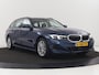 BMW 3-Serie 318i | Leder | Adaptive cruise | Stoelverwarming | Memory | Live Cockpit | Sportstoelen | Carplay | Keyless | Trekhaak | Parkeerhulp | Climate control | Full LED | Origineel NL
