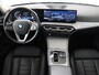 BMW 3-Serie 318i | Leder | Adaptive cruise | Stoelverwarming | Memory | Live Cockpit | Sportstoelen | Carplay | Keyless | Trekhaak | Parkeerhulp | Climate control | Full LED | Origineel NL