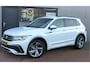 Volkswagen Tiguan 1.5 TSI 150pk DSG 2xR-Line Virtual Cockpit , Trekhaak, Camera , Navi , DAB+ , Carplay , Led verlichting etc.