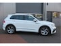 Volkswagen Tiguan 1.5 TSI 150pk DSG 2xR-Line Virtual Cockpit , Trekhaak, Camera , Navi , DAB+ , Carplay , Led verlichting etc.