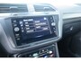Volkswagen Tiguan 1.5 TSI 150pk DSG 2xR-Line Virtual Cockpit , Trekhaak, Camera , Navi , DAB+ , Carplay , Led verlichting etc.
