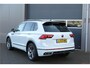 Volkswagen Tiguan 1.5 TSI 150pk DSG 2xR-Line Virtual Cockpit , Trekhaak, Camera , Navi , DAB+ , Carplay , Led verlichting etc.