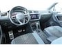 Volkswagen Tiguan 1.5 TSI 150pk DSG 2xR-Line Virtual Cockpit , Trekhaak, Camera , Navi , DAB+ , Carplay , Led verlichting etc.