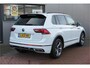 Volkswagen Tiguan 1.5 TSI 150pk DSG 2xR-Line Virtual Cockpit , Trekhaak, Camera , Navi , DAB+ , Carplay , Led verlichting etc.