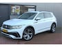 Volkswagen Tiguan 1.5 TSI 150pk DSG 2xR-Line Virtual Cockpit , Trekhaak, Camera , Navi , DAB+ , Carplay , Led verlichting etc.