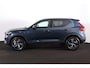 Volvo XC40 B3 Business Edition - Harman Kardon - Adaptive Cruise Control met Pilot Assist - BLIS dodehoekassistentie - Voorstoelen en stuurwiel verwarmbaar - Keyless - Elektr. bedienbare achterklep - Parkeersensoren voor & achter - Parkeer camera acter - 18' LMV - Getint glas v.a. de B-stijl - Google Maps geïntegreerd - Apple®CarPlay