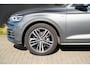 Audi Q5 50 TFSI e Quattro S edition | Luchtvering | Ambiance verlichting | Trekhaak | Parkeersensoren | S-Line exterieur | Sportstoelen | Virtual Cockpit | Stoelverwarming | Climate Control |