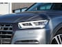 Audi Q5 50 TFSI e Quattro S edition | Luchtvering | Ambiance verlichting | Trekhaak | Parkeersensoren | S-Line exterieur | Sportstoelen | Virtual Cockpit | Stoelverwarming | Climate Control |