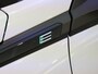 Peugeot e-2008 SUV Allure Avantage 54 kWh | Camera voor en achter | Apple Carplay/Android Auto | Navigaties | Dodehoek detectie | SOH 97,6%