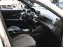 Peugeot e-2008 SUV Allure Avantage 54 kWh | Camera voor en achter | Apple Carplay/Android Auto | Navigaties | Dodehoek detectie | SOH 97,6%