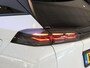 Peugeot e-2008 SUV Allure Avantage 54 kWh | Camera voor en achter | Apple Carplay/Android Auto | Navigaties | Dodehoek detectie | SOH 97,6%