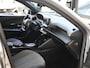 Peugeot e-2008 SUV Allure Avantage 54 kWh | Camera voor en achter | Navigatie | Dodehoek detectie | Apple Carplay/Android Auto | SOH 97,7%