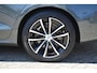 Volvo V60 T6 Plug-in hybrid AWD Plus Dark | Verwarmbare voorstoelen + stuurwiel | Premium Sound by Harman Kardon | 360 graden Camera | Trekhaak | Google Navigatie | Elektrisch verstelbare voorstoelen + Memory | All Season banden | Verwarmbare voorruit |