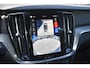 Volvo V60 T6 Plug-in hybrid AWD Plus Dark | Verwarmbare voorstoelen + stuurwiel | Premium Sound by Harman Kardon | 360 graden Camera | Trekhaak | Google Navigatie | Elektrisch verstelbare voorstoelen + Memory | All Season banden | Verwarmbare voorruit |