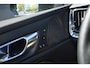 Volvo V60 T6 Plug-in hybrid AWD Plus Dark | Verwarmbare voorstoelen + stuurwiel | Premium Sound by Harman Kardon | 360 graden Camera | Trekhaak | Google Navigatie | Elektrisch verstelbare voorstoelen + Memory | All Season banden | Verwarmbare voorruit |