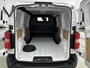Opel Vivaro-e Electric L2 136pk 75 kWh Automaat | ACCU 97% | Camera | 3- Persoons | Draadlos Carplay | Navigatie