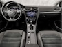 Volkswagen Golf Variant 1.5 TSI Highline Automaat (APPLE CARPLAY, VIRTUAL DASHBOARD, GROOT NAVI, KEYLESS, CAMERA, ALCANTARA, SPORTSTOELEN, STOELVERWARMING, GETINT GLAS, ADAPTIVE CRUISE, NIEUWSTAAT)