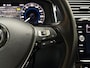 Volkswagen Golf Variant 1.5 TSI Highline Automaat (APPLE CARPLAY, VIRTUAL DASHBOARD, GROOT NAVI, KEYLESS, CAMERA, ALCANTARA, SPORTSTOELEN, STOELVERWARMING, GETINT GLAS, ADAPTIVE CRUISE, NIEUWSTAAT)