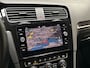 Volkswagen Golf Variant 1.5 TSI Highline Automaat (APPLE CARPLAY, VIRTUAL DASHBOARD, GROOT NAVI, KEYLESS, CAMERA, ALCANTARA, SPORTSTOELEN, STOELVERWARMING, GETINT GLAS, ADAPTIVE CRUISE, NIEUWSTAAT)