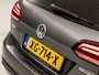Volkswagen Golf Variant 1.5 TSI Highline Automaat (APPLE CARPLAY, VIRTUAL DASHBOARD, GROOT NAVI, KEYLESS, CAMERA, ALCANTARA, SPORTSTOELEN, STOELVERWARMING, GETINT GLAS, ADAPTIVE CRUISE, NIEUWSTAAT)