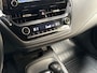 Toyota Corolla 1.8 Hybrid Sport Automaat (NAVIGATIE, LEDER, VIRTUAL COCKPIT, CAMERA, SPORTSTOELEN, GETINT GLAS, ADAPTIVE CRUISE, NIEUWE APK, NIEUWSTAAT)