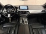 BMW 5-Serie 520i M Sport High Executive 184Pk Automaat (PANORAMADAK, M PAKKET, GROOT NAVI, MEMORY SEATS, 360 CAMERA, STOELVERWARMING, GETINT GLAS, SFEERVERLICHTING, NIEUWSTAAT)