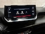Peugeot 2008 1.2 PureTech Allure Sport (VIRTUAL COCKPIT, APPLE CARPLAY, GROOT NAVI, 360 CAMERA, KEYLESS, LEDER, SPORTSTOELEN, GETINT GLAS, TREKHAAK, NIEUWSTAAT)