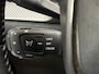 Peugeot 2008 1.2 PureTech Allure Sport (VIRTUAL COCKPIT, APPLE CARPLAY, GROOT NAVI, 360 CAMERA, KEYLESS, LEDER, SPORTSTOELEN, GETINT GLAS, TREKHAAK, NIEUWSTAAT)