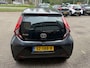 Toyota Aygo 1.0 VVT-i x-play / Airco/ Bleutooth/ Camera/ LED/ Elektrische ramen