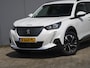 Peugeot 2008 Allure 1.2 PureTech 102pk 100% DEALER OND. | 17''LM | CRUISE.C | PDC + CAM. | DAB | NAVI