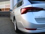 Skoda Octavia Combi 1.0 e-TSI 110PK Automaat Business Edition /NAVI/17'LM/PDC/LED/Keyless/Lane assist/Trekhaak/DAB+/Cruise control/NAP! 2e eig!
