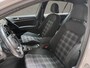 Volkswagen Golf 1.4 TSI GTE 204Pk Automaat (NAVIGATIE, PARELMOER, CLIMATE, ADAPTIVE CRUISE, SPORTSTOELEN, GETINT GLAS, PARKEERSENSOREN, NIEUWE APK, NIEUWSTAAT)