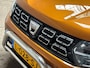 Dacia Duster 1.6 SCe Prestige (NAVIGATIE, CAMERA, GETINT GLAS, TREKHAAK, SPORTSTOELEN, LM VELGEN, CRUISE, NIEUWE APK, NIEUWSTAAT)