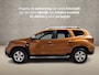 Dacia Duster 1.6 SCe Prestige (NAVIGATIE, CAMERA, GETINT GLAS, TREKHAAK, SPORTSTOELEN, LM VELGEN, CRUISE, NIEUWE APK, NIEUWSTAAT)