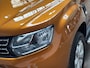 Dacia Duster 1.6 SCe Prestige (NAVIGATIE, CAMERA, GETINT GLAS, TREKHAAK, SPORTSTOELEN, LM VELGEN, CRUISE, NIEUWE APK, NIEUWSTAAT)