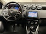 Dacia Duster 1.6 SCe Prestige (NAVIGATIE, CAMERA, GETINT GLAS, TREKHAAK, SPORTSTOELEN, LM VELGEN, CRUISE, NIEUWE APK, NIEUWSTAAT)