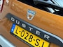 Dacia Duster 1.6 SCe Prestige (NAVIGATIE, CAMERA, GETINT GLAS, TREKHAAK, SPORTSTOELEN, LM VELGEN, CRUISE, NIEUWE APK, NIEUWSTAAT)