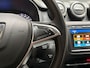 Dacia Duster 1.6 SCe Prestige (NAVIGATIE, CAMERA, GETINT GLAS, TREKHAAK, SPORTSTOELEN, LM VELGEN, CRUISE, NIEUWE APK, NIEUWSTAAT)