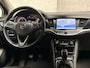 Opel Astra 1.0 Innovation (APPLE CARPLAY, GROOT NAVI, CLIMATE, CAMERA, ADAPTIVE CRUISE, KEYLESS, SPORTSTOELEN, GETINT GLAS, LM VELGEN, NIEUWE APK, NIEUWSTAAT)