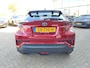 Toyota C-HR / C-HR+ 1.8 Hybrid BI-TONE NL-AUTO 1E-EIG STOEL/STUURVERW BLIND SPOT JBL-AUDIO KEYLESS NAVI CLIMA AD-CRUISE 18'' LM-VELGEN LED BLUETOOTH