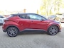 Toyota C-HR / C-HR+ 1.8 Hybrid BI-TONE NL-AUTO 1E-EIG STOEL/STUURVERW BLIND SPOT JBL-AUDIO KEYLESS NAVI CLIMA AD-CRUISE 18'' LM-VELGEN LED BLUETOOTH