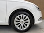 Skoda Fabia Combi 1.0 TSI Ambition Navigatiesysteem | Apple CarPlay/Android Auto Smartlink | Multifunctioneel stuurwiel | Cruise control | Airconditioning | DAB ontvangst | Parkeersensoren achter