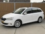 Skoda Fabia Combi 1.0 TSI Ambition Navigatiesysteem | Apple CarPlay/Android Auto Smartlink | Multifunctioneel stuurwiel | Cruise control | Airconditioning | DAB ontvangst | Parkeersensoren achter