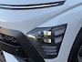 Hyundai Kona 1.6 GDI 141pk HEV N-Line Sky TT | Premium audio | 360 camera | Bestuurdersstoel met geheugen | Adaptive cruise control | Dodehoek detectie | Full LED koplampen | Schuif-kanteldak | Stoelverwarming | Stoelventilatie | Stuurverwarming