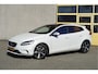 Volvo V40 1.5 T3 153PK Automaat! R-Design Polar+ Sport BJ2019 Lmv 17" | Led V+A | Pdc | Keyless entry | Panoramadak | Trekhaak | Achteruitrijcamera | Navi | Climate control | Cruise control | Verwarmde voorstoelen | Zwarte hemel | Harman/Kardon Audio