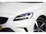 Volvo V40 1.5 T3 153PK Automaat! R-Design Polar+ Sport BJ2019 Lmv 17" | Led V+A | Pdc | Keyless entry | Panoramadak | Trekhaak | Achteruitrijcamera | Navi | Climate control | Cruise control | Verwarmde voorstoelen | Zwarte hemel | Harman/Kardon Audio
